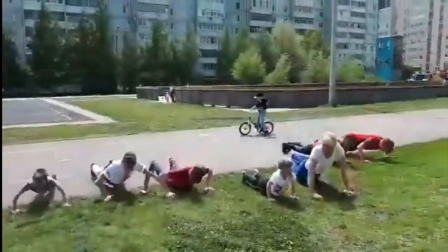 20170521 - У школы №33 вновь прошли открытая тренировка смотреть онлайн
