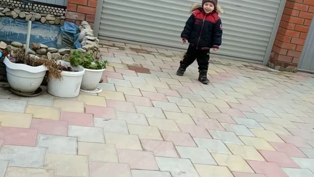 Сынок играет в футбол смотреть онлайн