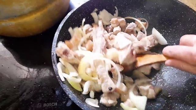 Тушеное мясо с картофелем. Шедевр китайской кухни, съели даже остыть не успел смотреть онлайн