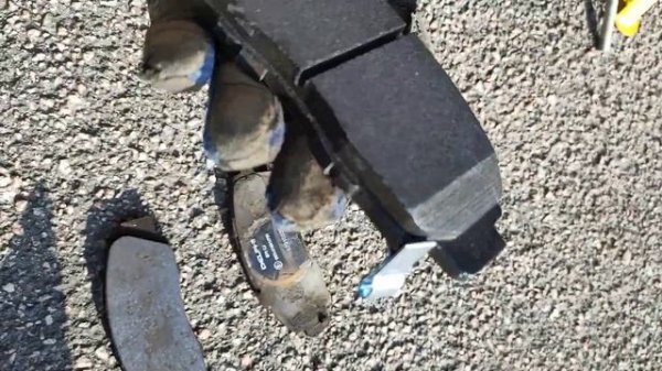 Honda Stepwgn - brake pad replacement (Stepwagon - RG1)