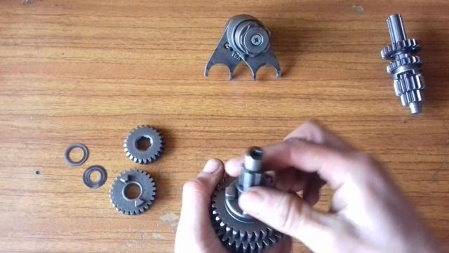 Как собрать коробку передач на мопеде Альфа, Дельта... смотреть онлайн