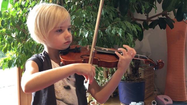Lena spielt Mazurka (Holzer-Rhomberg) 6 Jahre Violine - Musikum Hallein смотреть онлайн