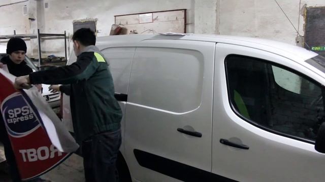 Оклейка рекламой смотреть онлайн
