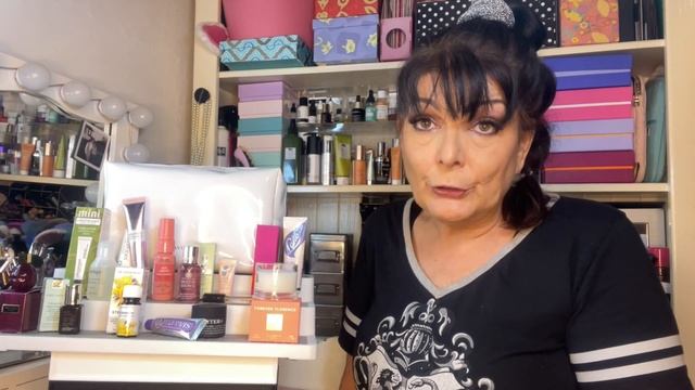 DAVID JONES DELUXE BEAUTY EDIT BAG 2021 (October) unboxing & review #davidjones #deluxebeautyedit смотреть онлайн