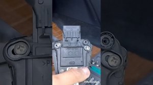 Регулировка педали акселератора Опель Вектора С.