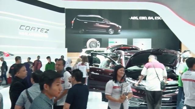 Test Drive Wuling Favoritmu - IIMS 2018 смотреть онлайн