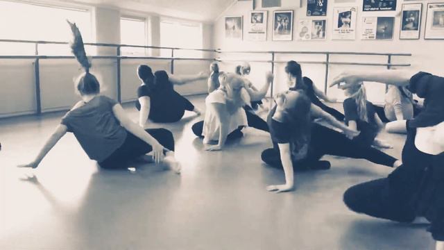 "Running with the wolves" - Choreography by Janne D. Kristiansen смотреть онлайн