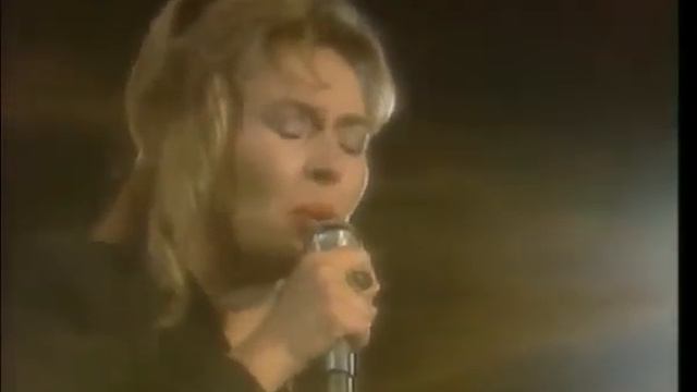 1993 - О. Кормухина и Андрей Мисин - Зачем я тут муз. А. Мисин, ст. И. Титовской смотреть онлайн
