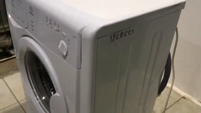 Стиральная машинка INDESIT WISN101 смотреть онлайн