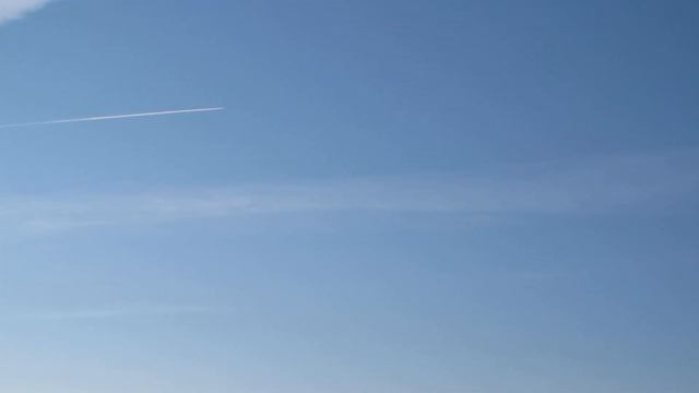 Пенза, Химтрэйлы, проспект Строителей! Летит самолет Химтрэй! смотреть онлайн