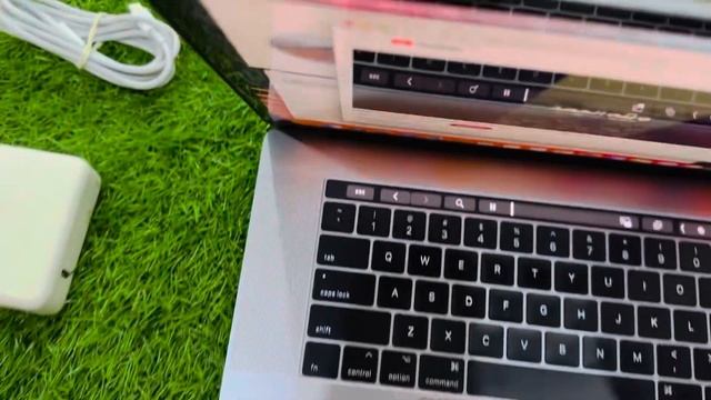 MacBook Pro 2017, 3.1Ghz, i7, 16GB, 1TB, i7,4GB Graphics,#MacBookPro2017, #AppleTech, #RetinaDispla смотреть онлайн