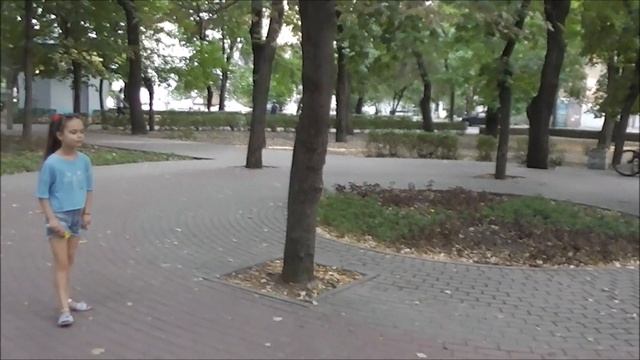 Игры на улице. bola loca. Поймай мячик. смотреть онлайн