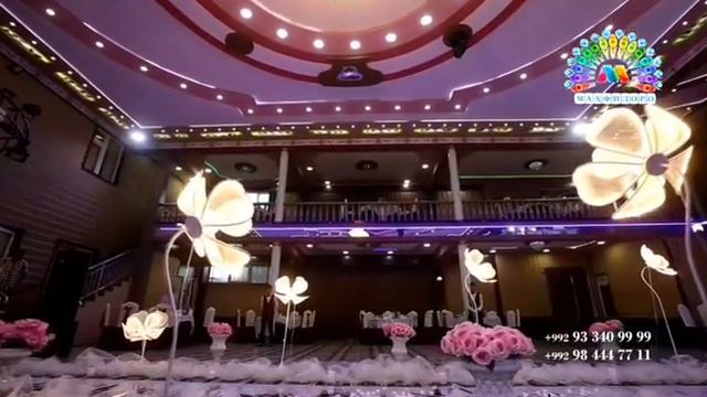 Ороишоти туйона аз очонсии Махфилоро. Шахри Исфара Базмгохи Чилгази смотреть онлайн