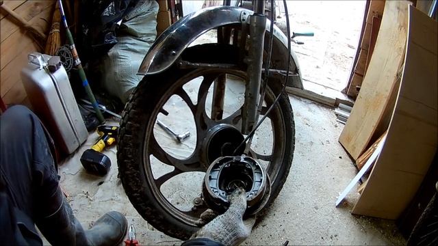 ЗАМЕНА ПЕРЕДНИХ КОЛОДОК НА МОПЕДЕ АЛЬФА !!! смотреть онлайн