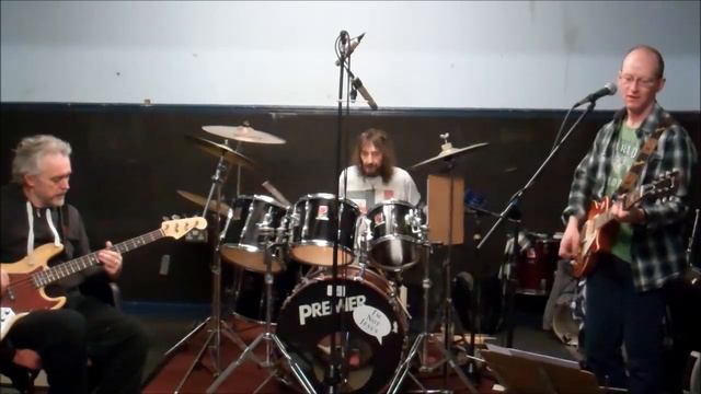 Lucky in Love (version e) смотреть онлайн