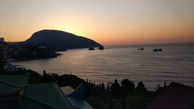 Восход в Гурзуфе #восход #гурзуф смотреть онлайн