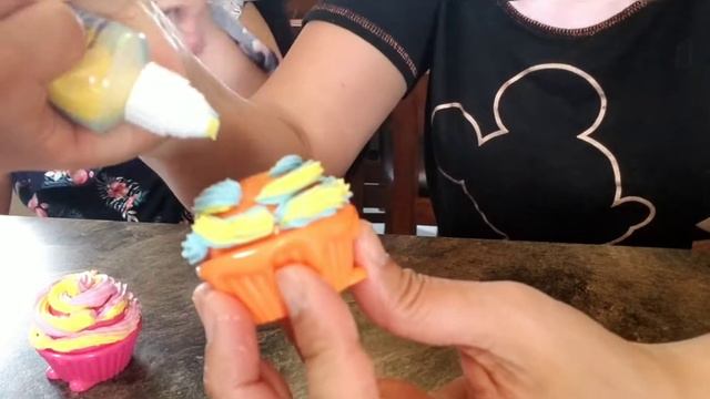 SWEETLINGS Swirl N Twirl Minis (Precious DIY) смотреть онлайн