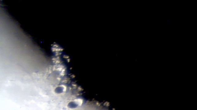 Luna con WebCam y Telescopio refractor 80mm смотреть онлайн