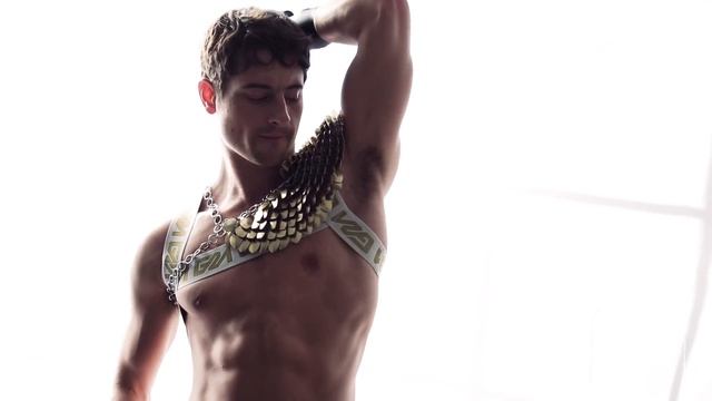 Meet the Model: Taylor Reign смотреть онлайн