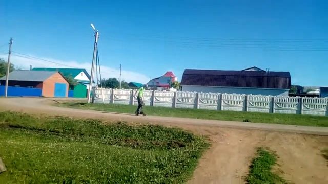 Первый человек который катается на скейт борде в чекмагуше смотреть онлайн