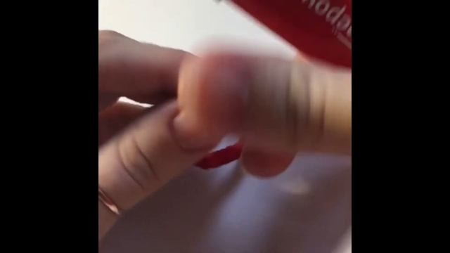 Чтобы плюшевая пряжа не сыпалась и не распускалась. смотреть онлайн