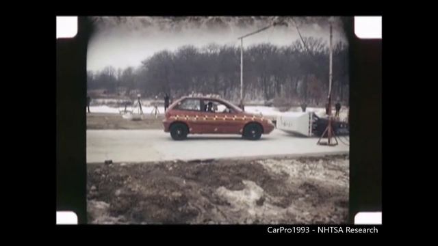 1995-2001 Geo / Chevrolet Metro NHTSA Oblique Overlap Crash Test (Barrier Without Bumper) смотреть онлайн