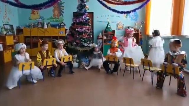 "Новогодняя звезда". Театральный коллектив «Сказка» (3-5 лет), г. Кукмор, село Манзарас смотреть онлайн