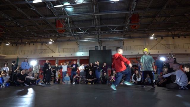 Kuper vs ARchick | b boy 1x1 (7-9 лет) | ТОП 8 | Чемпионат и Первенство РТ 2023 смотреть онлайн