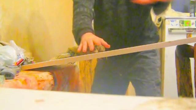 юрий викторович - силовой трюк!! забил гвоздь рукой. как забить гвоздь рукой в доску. смотреть онлайн