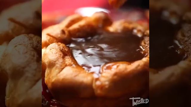 Advent Day 5: Giant Yorkshire Pudding Christmas Dinner Wrap Recipe | Twisted смотреть онлайн