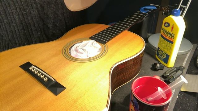How to Remove an Acoustic Guitar Pickguard (Scratch Plate) and Install a Clear Pick Guard смотреть онлайн