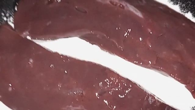 Простой рецепт, как вкусно приготовить печень в сметанном соусе. смотреть онлайн