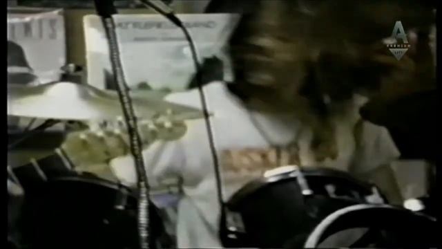 Памяти Курта Кобейна Песня выпилившейся фанатки смотреть онлайн