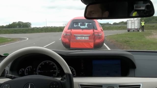 Mercedes S-Class PRE-SAFE Brake смотреть онлайн