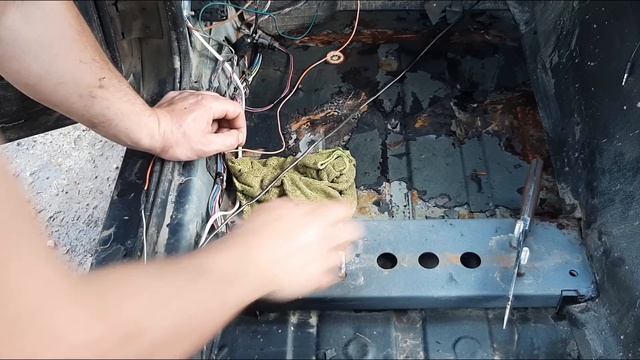 Утопил Ниву или как ржавеют наши машины.Drowned the Field or how our cars rust. смотреть онлайн