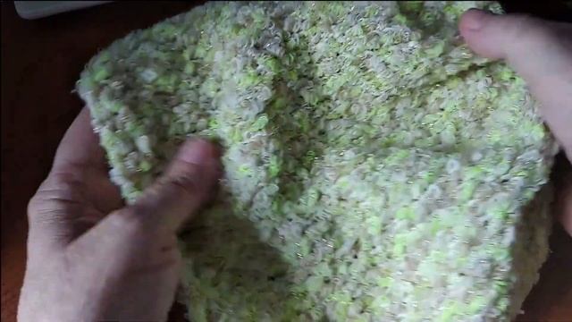 Шапочка спицами из буклированной пряжи смотреть онлайн