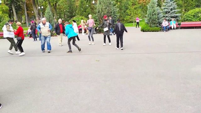 Гоп гоп Танцы в парке Горького Харьков Октябрь 2021 смотреть онлайн