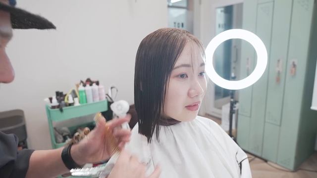【カット動画】人生初ボブで大胆イメチェン！失敗しないボブの切り方[美容師向け][超簡単][初心者向け][小顔カット] смотреть онлайн