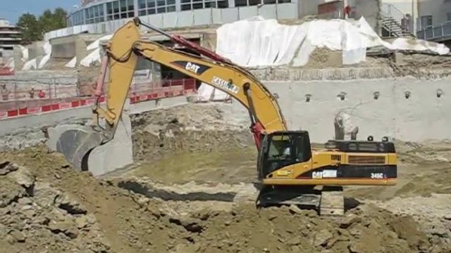 Hard Earthmoving With Caterpillar 345C