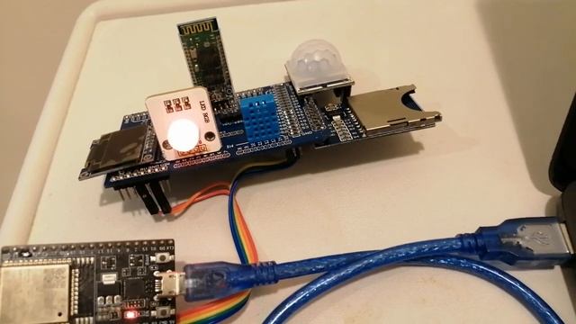 [MicroPython] [Voice] Use ESP32 DevKitC V4 to control RGB LED (1) смотреть онлайн