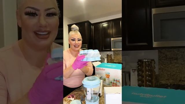 Pinky Rozéy aka Miss Lady Pinks Unboxing NutriBullet Baby смотреть онлайн
