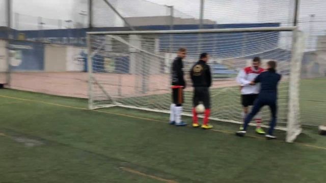ЗАБЕЙ ГОЛ В ПУСТЫЕ ВОРОТА ВЕРХОМ / НЕЛЕПЫЕ ПРОМАХИ смотреть онлайн