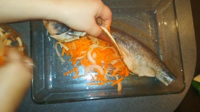 Сочная горбуша запечённая с овощами в духовке смотреть онлайн