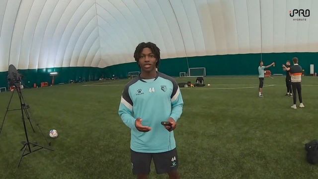 iPRO BOTTLE FLIP CROSSBAR CHALLENGE | JOÃO PEDRO, HUNGBO, NGAKIA & PERICA смотреть онлайн