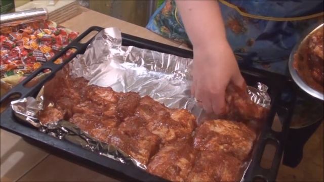 Свиные рёбра в духовке смотреть онлайн