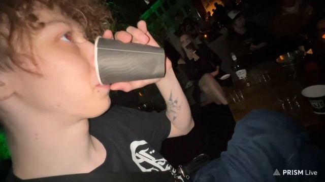 дилблин пытается познакомиться с девочкой.. смотреть онлайн