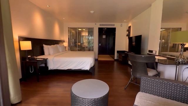 Le Meridien Phuket Beach Resort 5* смотреть онлайн