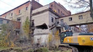Снос промышленного здания. Вторая часть.