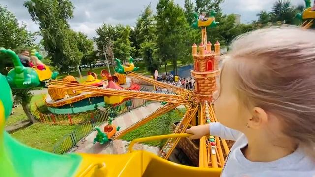 Vlog Вика катается на драконе в Парке Чудес смотреть онлайн