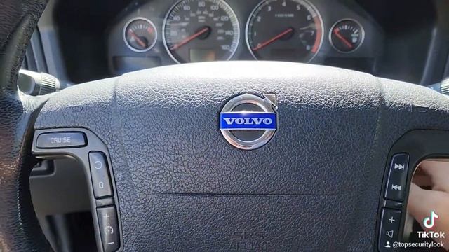 2004 Volvo V70, All Keys Lost. New High Rke Flip Key Cut And Programmed To The Vehicle.